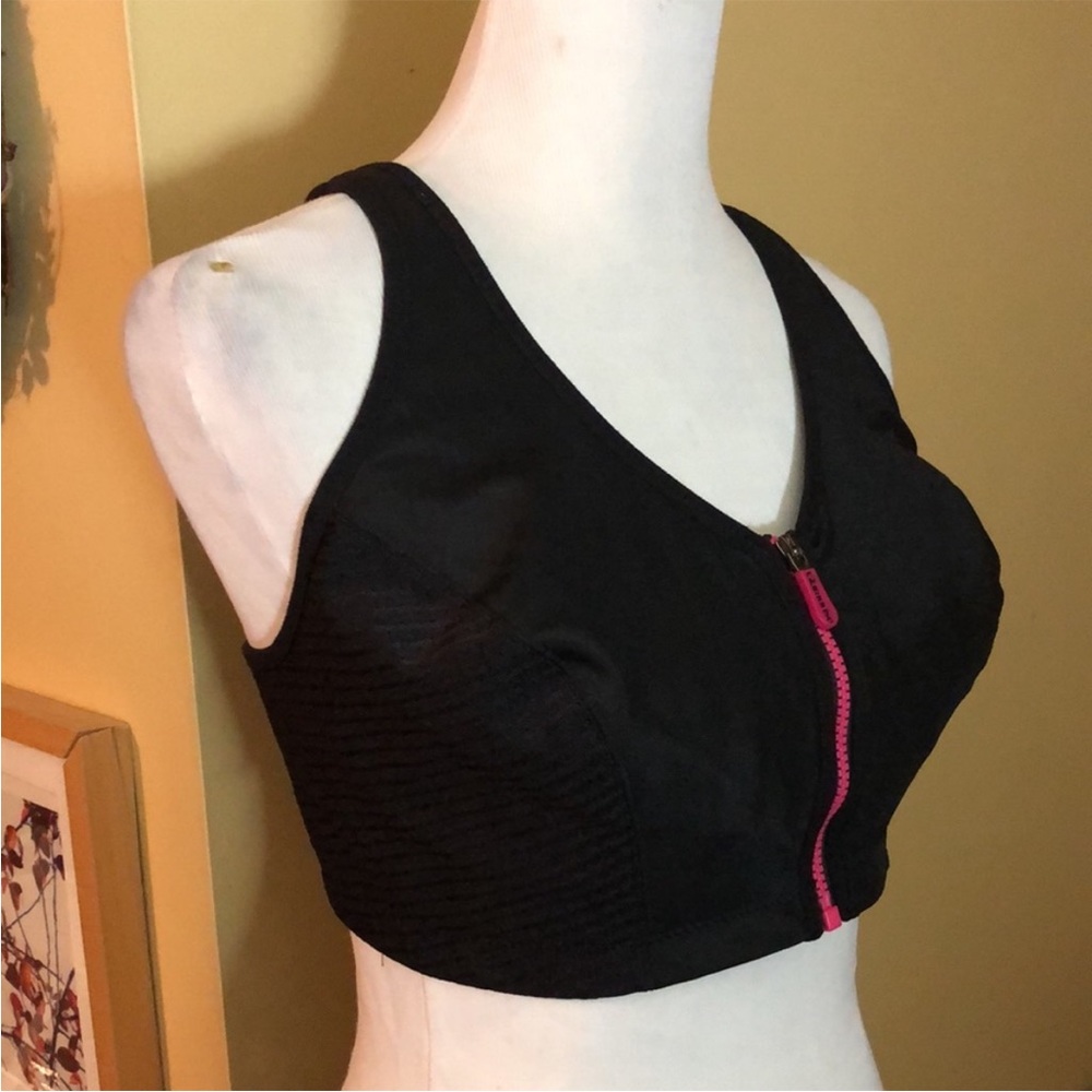 Glamorise 40DD Black zip front sports bra